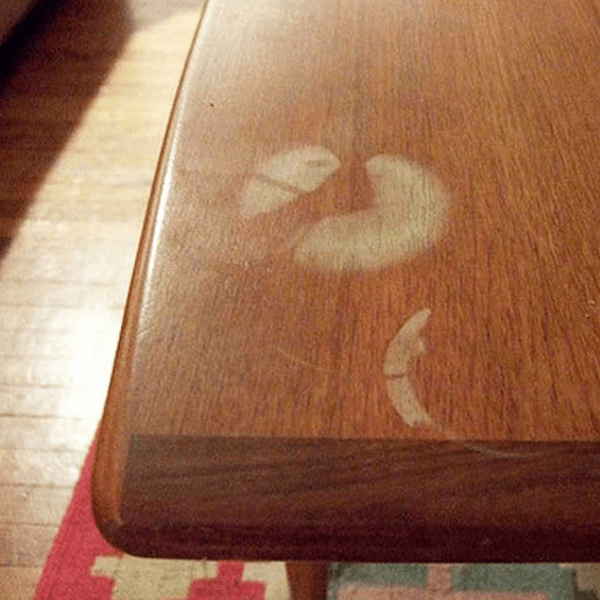 Ahşap Masadaki Su Lekesi Nasıl Temizlenir? : Kapak Görseli